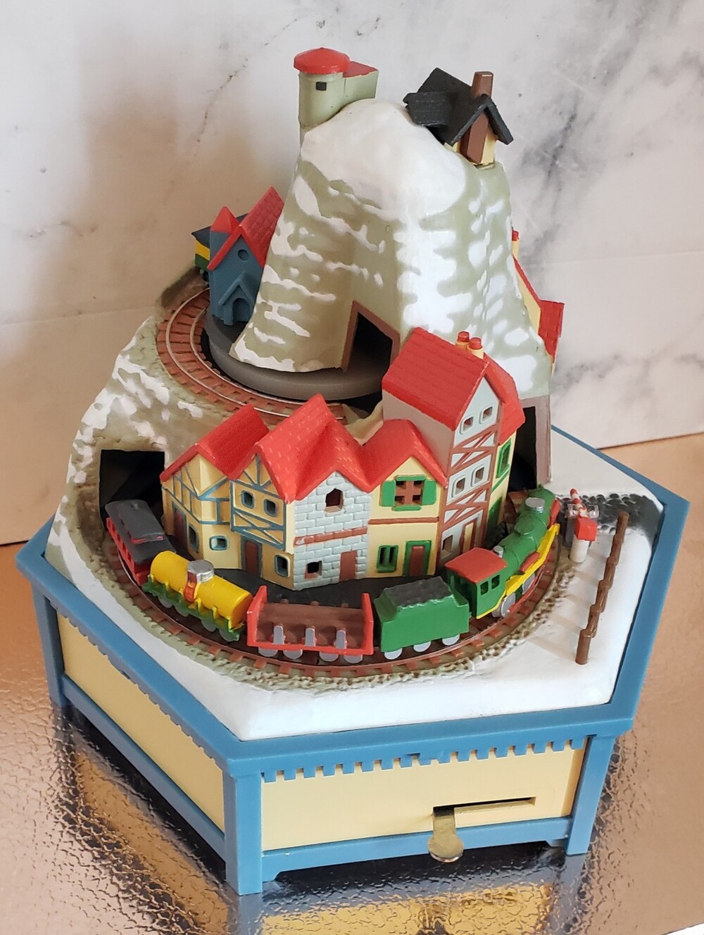 Vintage 1981 Enesco It's a Small World Xmas Music Box Sound Lights Motion Trains